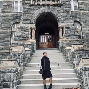 Meet your Posher, Angie